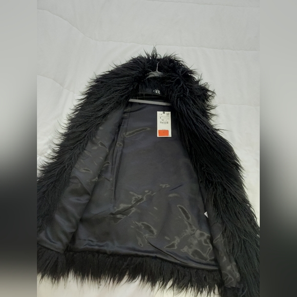 New Zara Fara Fur Vest - Picture 3 of 15